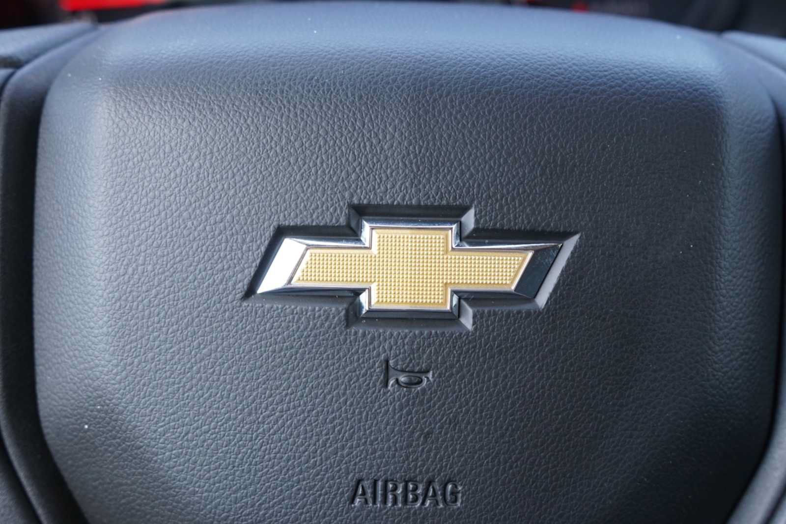 Used 2020 Chevrolet Silverado 1500 Custom w/ Custom Value Package RWD image 12