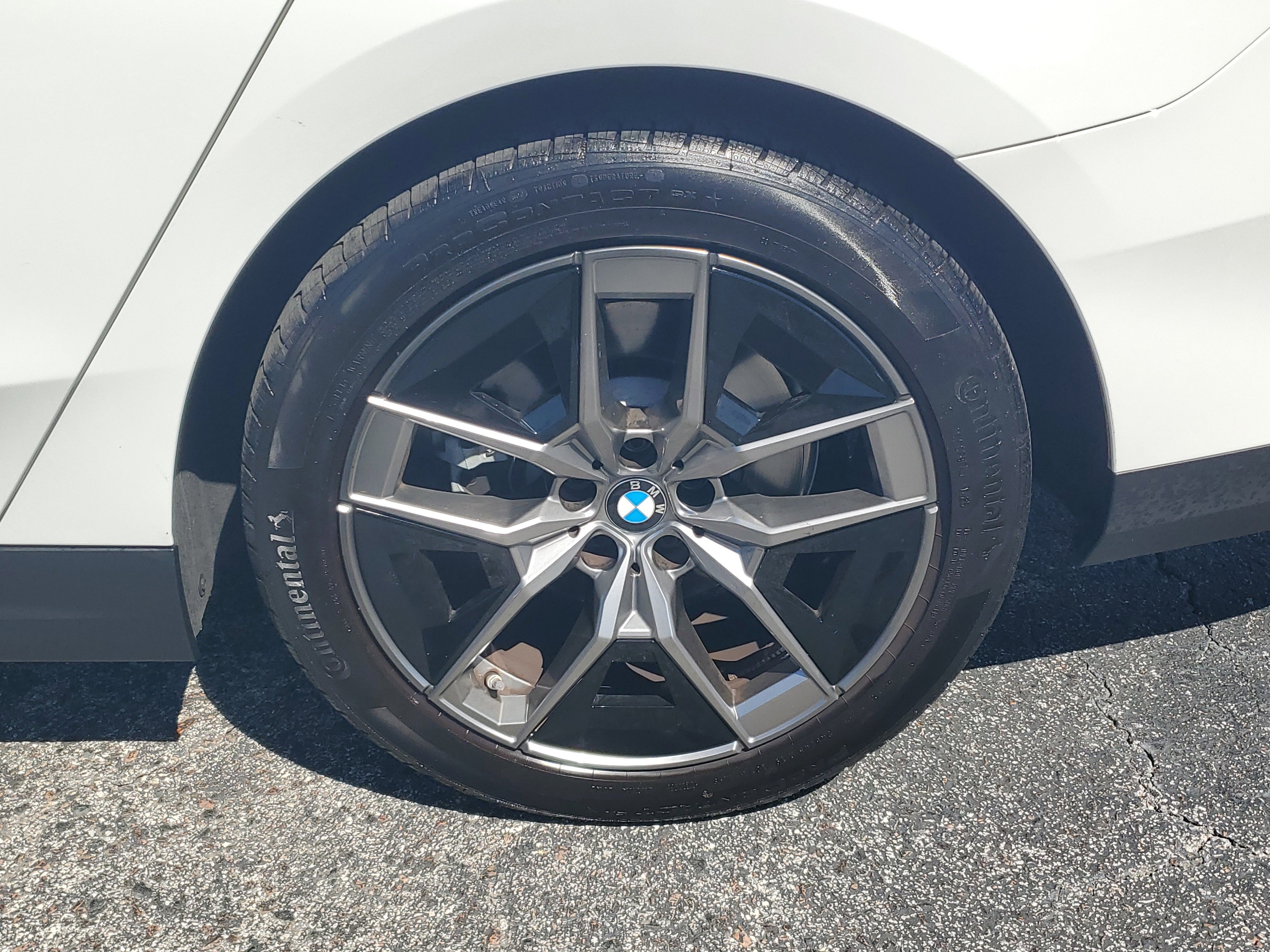 Used 2026 BMW 530i xDrive AWD/4WD image 9