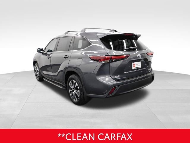 Used 2025 Toyota Highlander XLE image 14