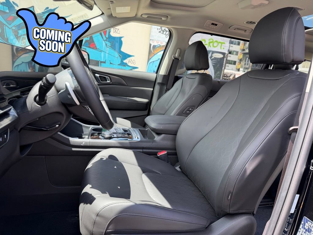 Used 2026 Kia Carnival SX w/ SX Dark Edition Package FWD image 10