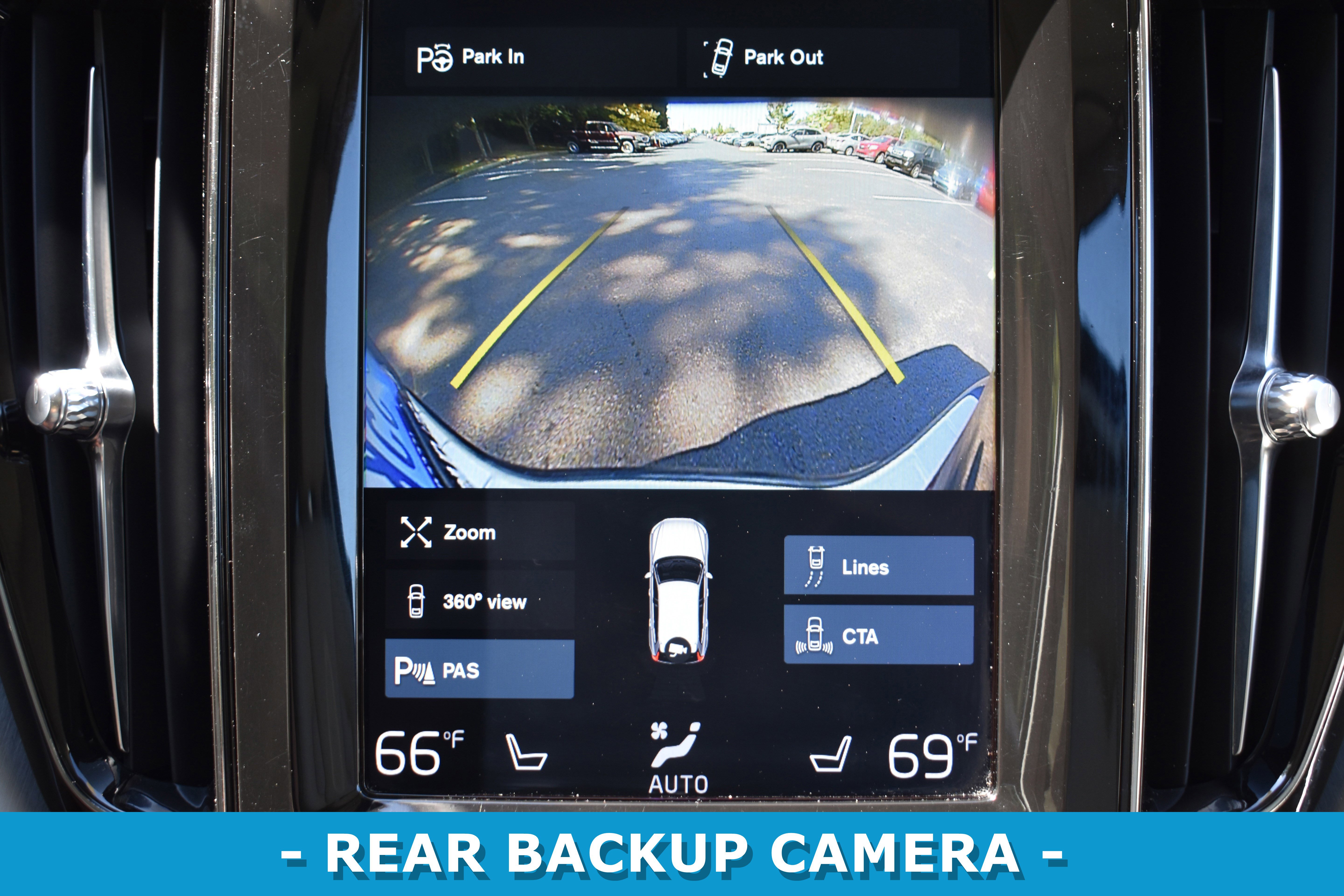 Used 2019 Volvo XC60 T8 Momentum w/ Advanced Package image 14