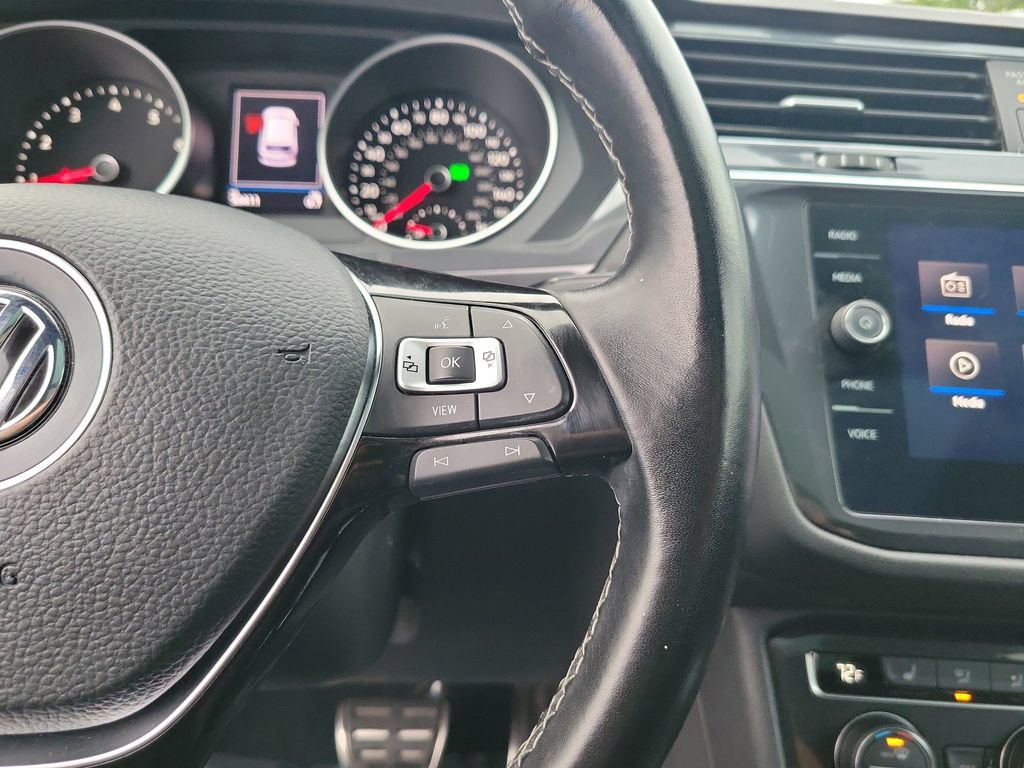 Certified 2021 Volkswagen Tiguan SE R-Line image 21