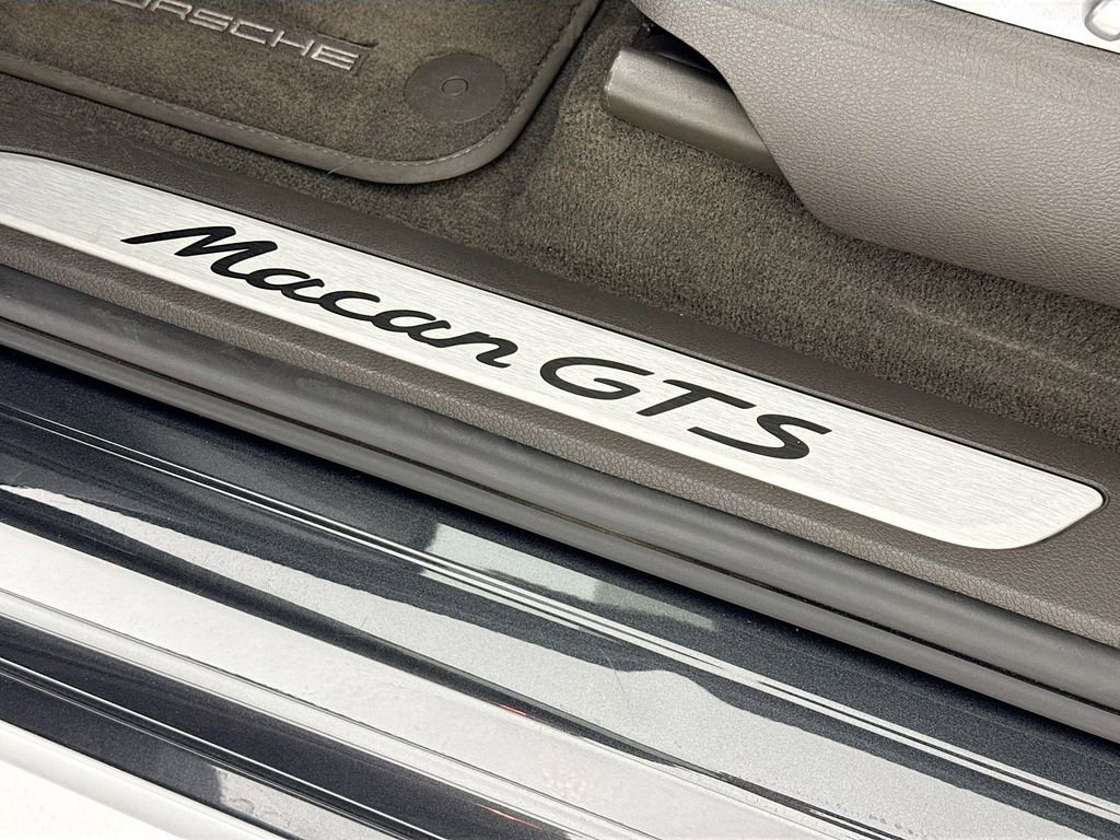 Certified 2017 Porsche Macan GTS AWD/4WD image 12