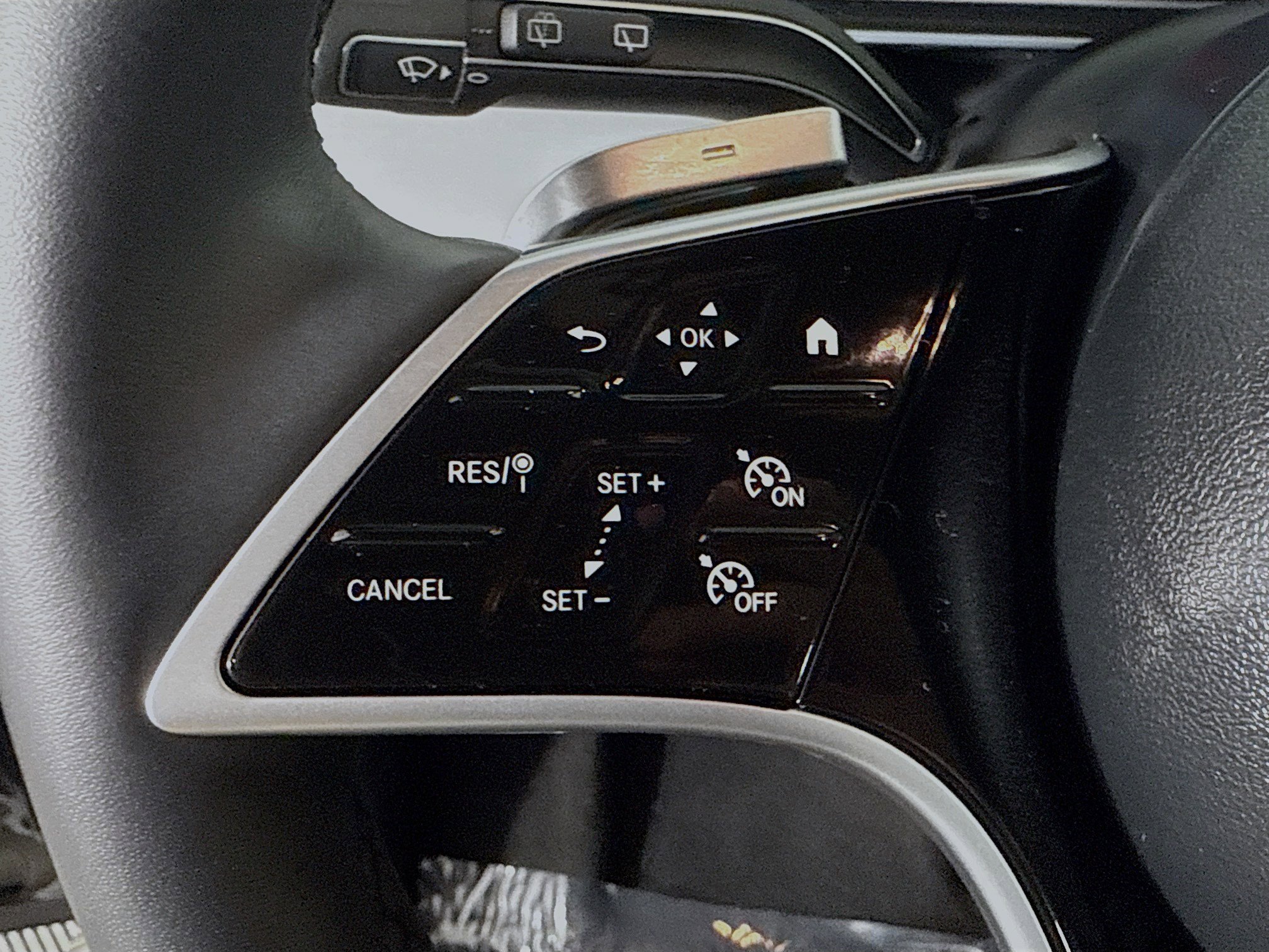 Used 2025 Mercedes-Benz GLE 450e 4MATIC image 14