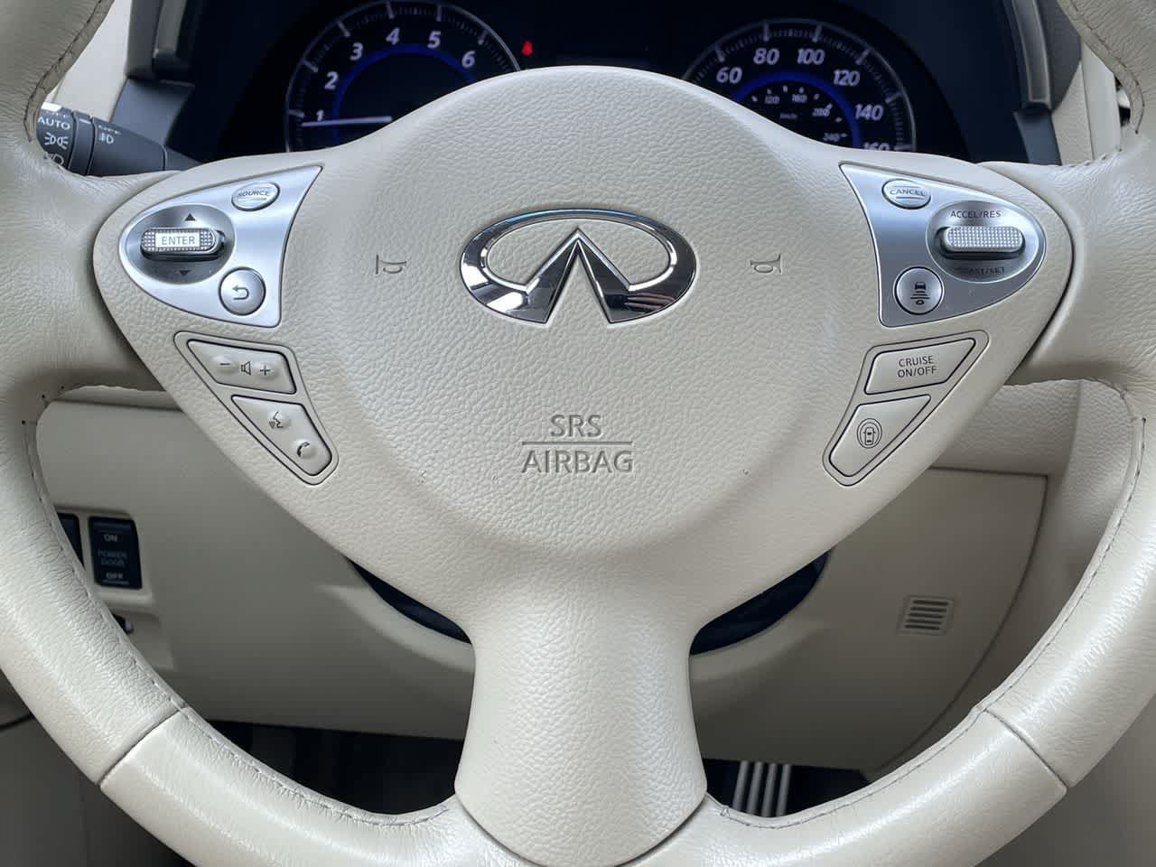 Used 2015 INFINITI QX70 AWD w/ Premium Package image 18