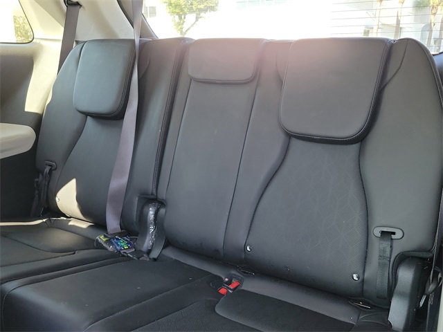 Certified 2024 Kia Carnival LX image 10