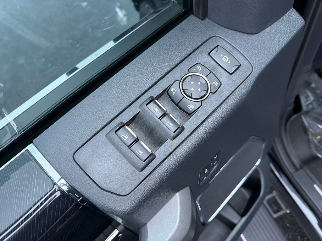 Used 2022 Ford F250 Platinum w/ FX4 Off-Road Package image 11