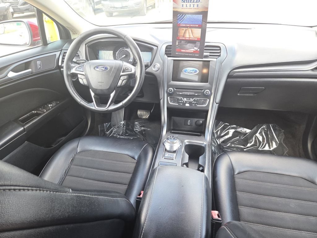 Used 2018 Ford Fusion SE w/ Equipment Group 201A FWD image 19