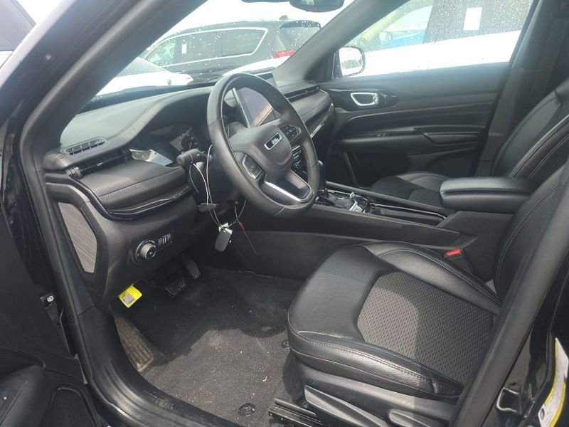 Used 2025 Jeep Compass Latitude w/ Altitude Special Edition AWD/4WD image 23