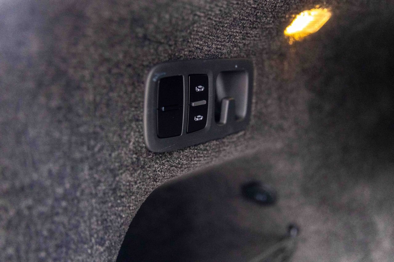 Certified 2024 Bentley Bentayga AWD/4WD image 56
