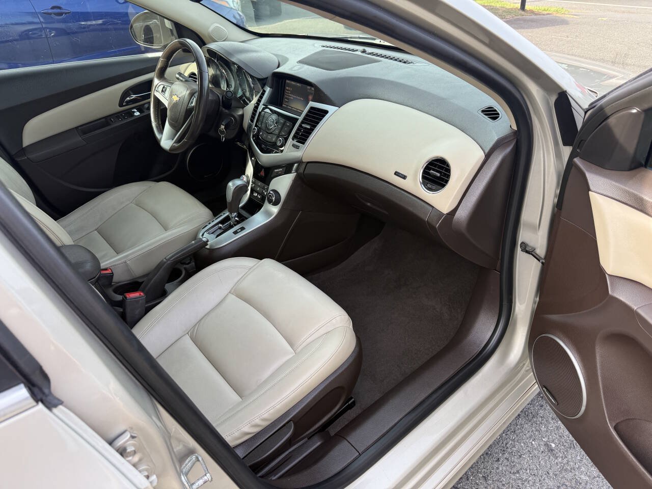 Used 2015 Chevrolet Cruze LT w/ Sun, Sound and Sport Package FWD image 13