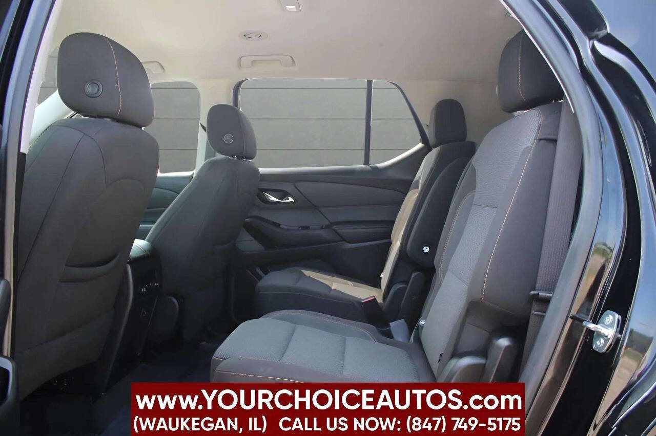 Used 2020 Chevrolet Traverse LT w/ Driver Confidence II Package image 34