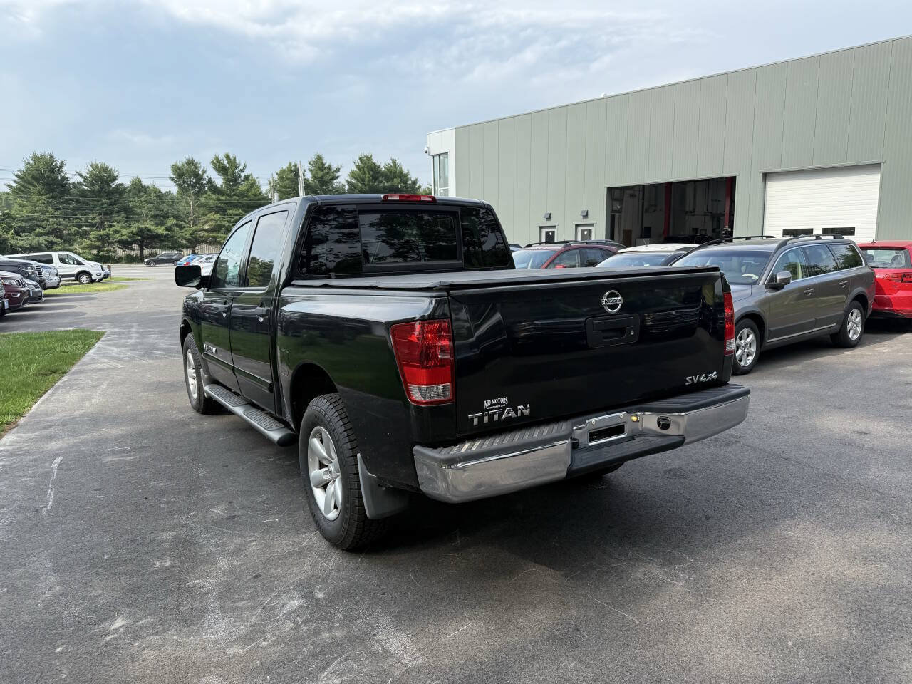 Used 2015 Nissan Titan SV AWD/4WD image 9