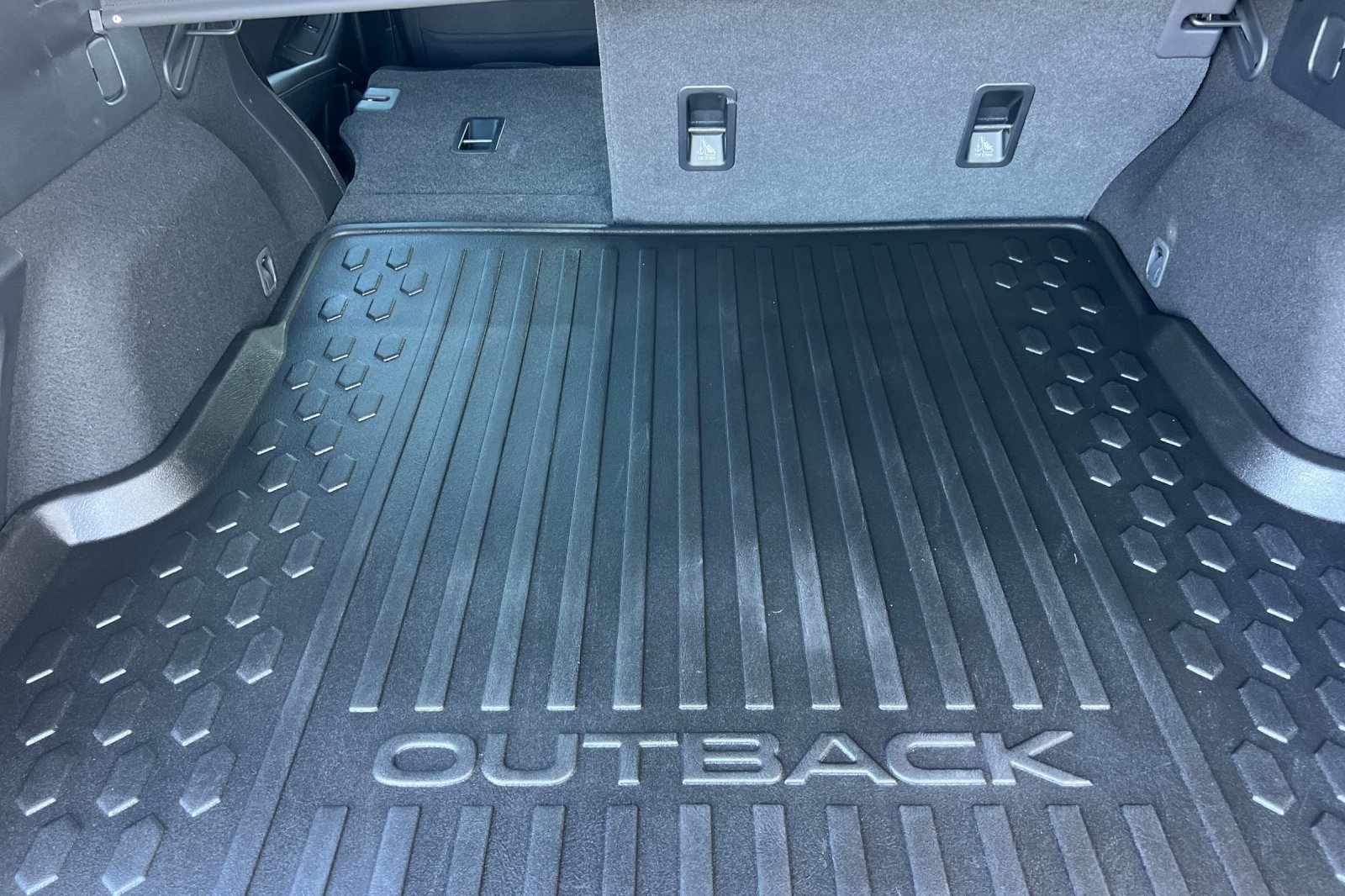 Used 2024 Subaru Outback Premium AWD/4WD image 17