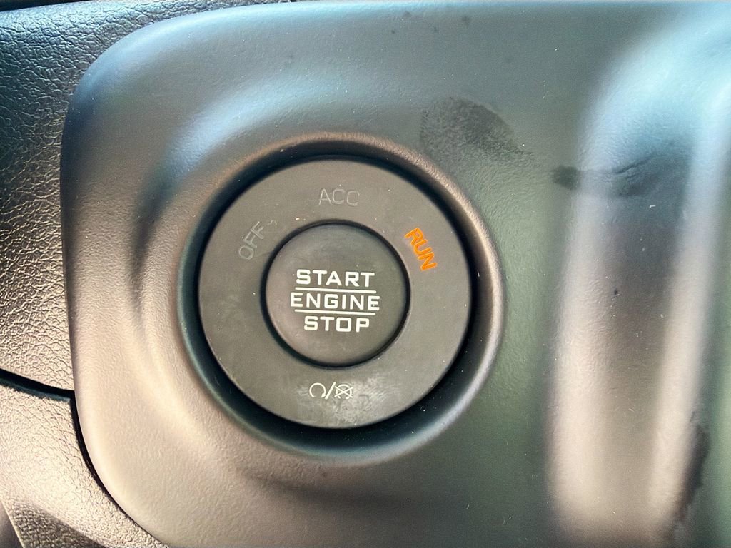 Used 2023 Jeep Wrangler Sport S image 31