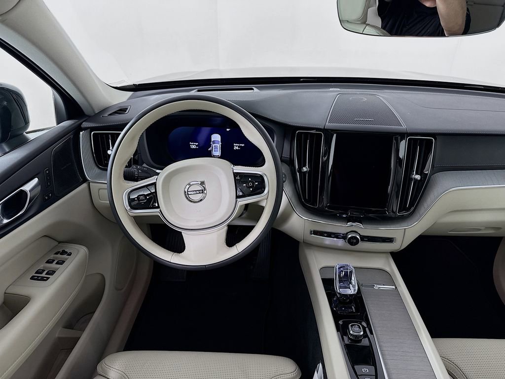 Used 2025 Volvo XC60 T8 Ultra w/ Protection Package Premier image 24