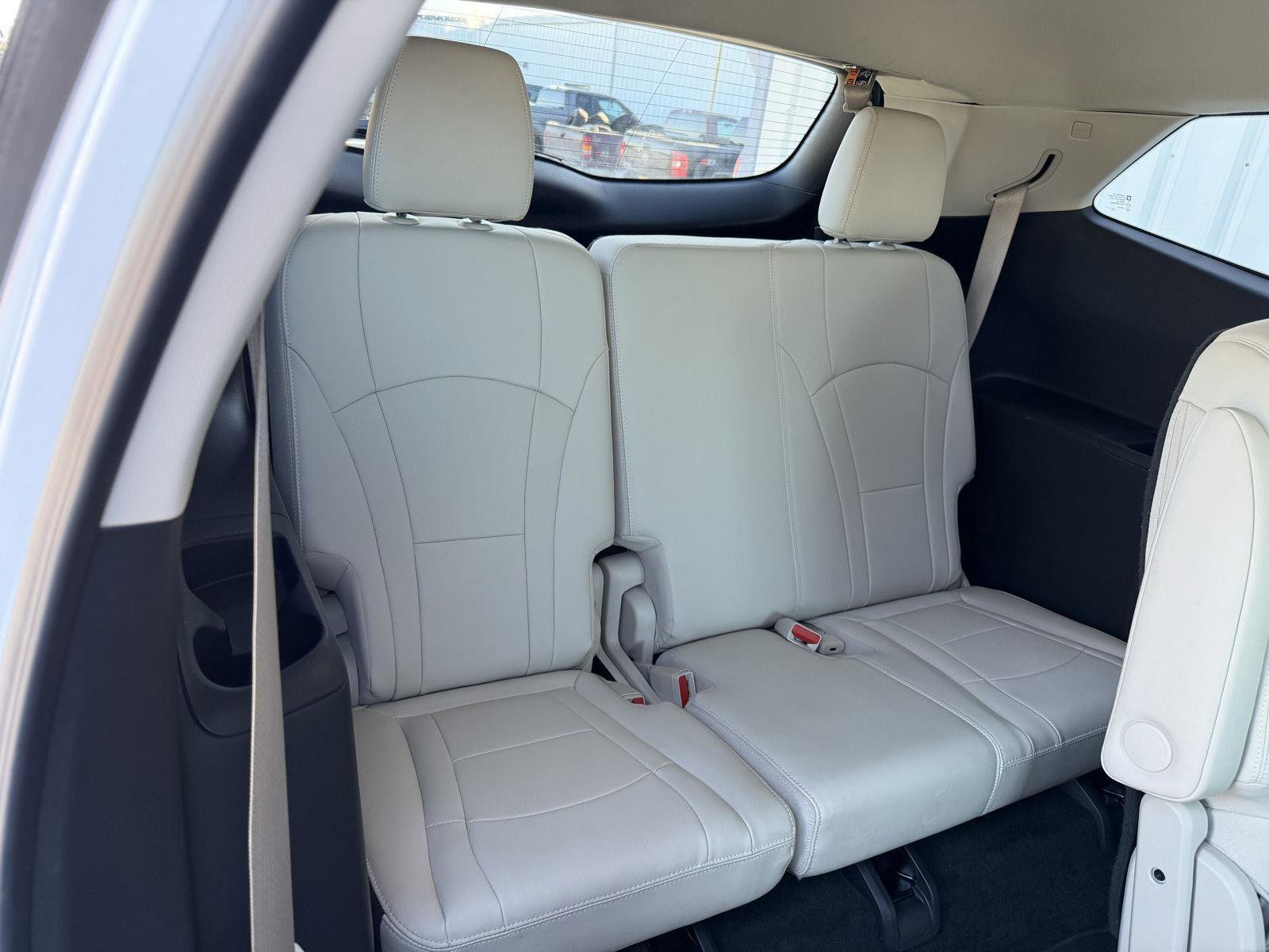 Used 2023 Buick Enclave Essence image 23