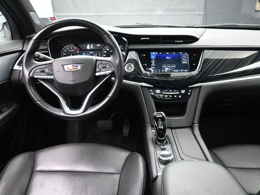 Used 2024 Cadillac XT6 Premium Luxury image 9