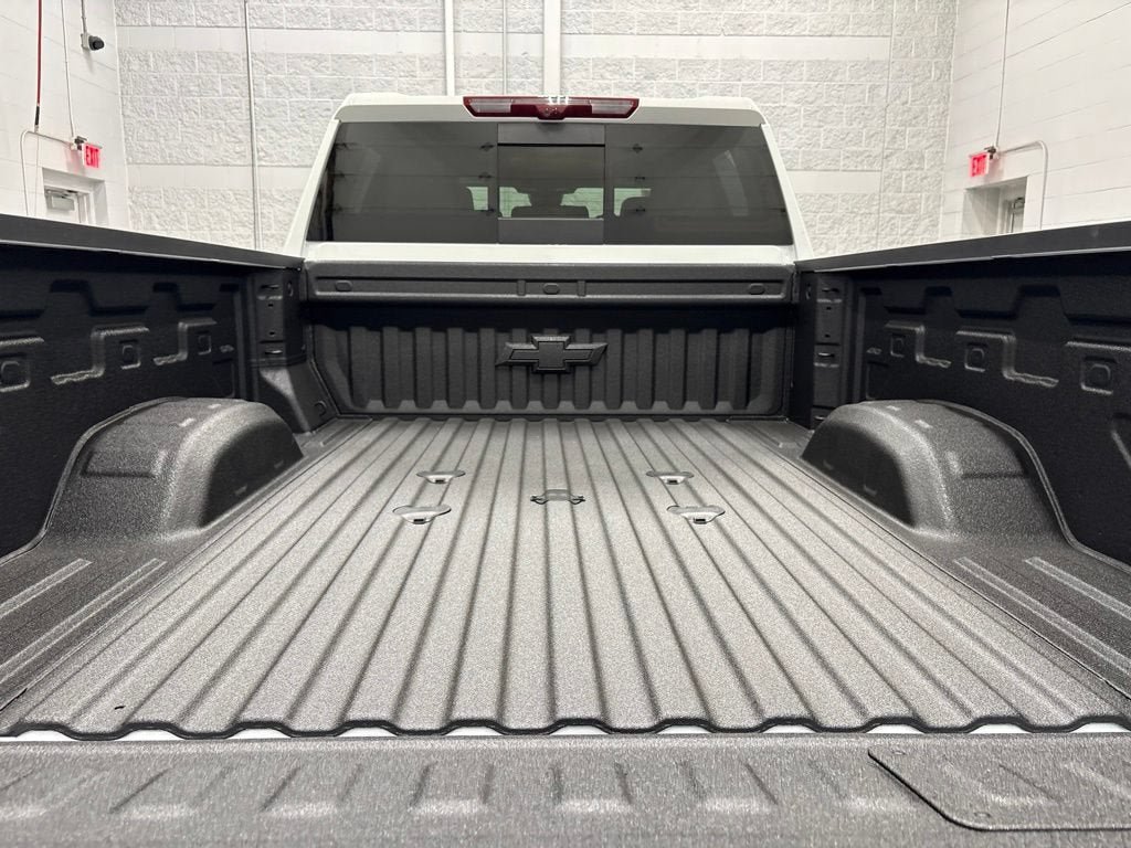 New 2026 Chevrolet Silverado 2500 ZR2 w/ LPO, Dark Essentials Package AWD/4WD image 6