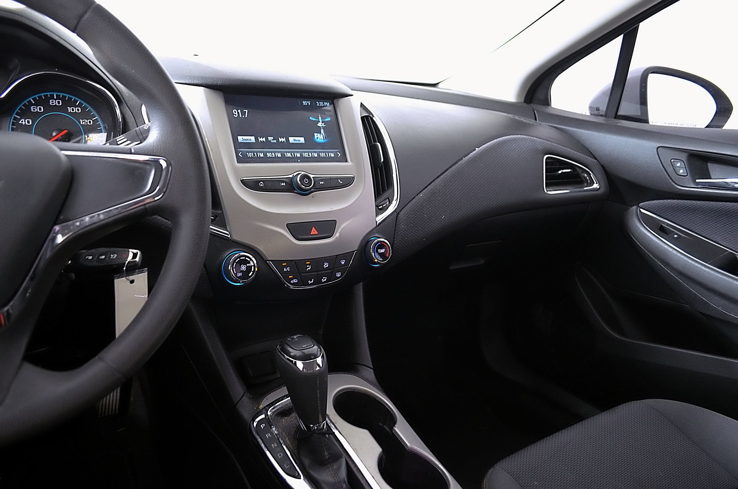 Used 2018 Chevrolet Cruze LS FWD image 29