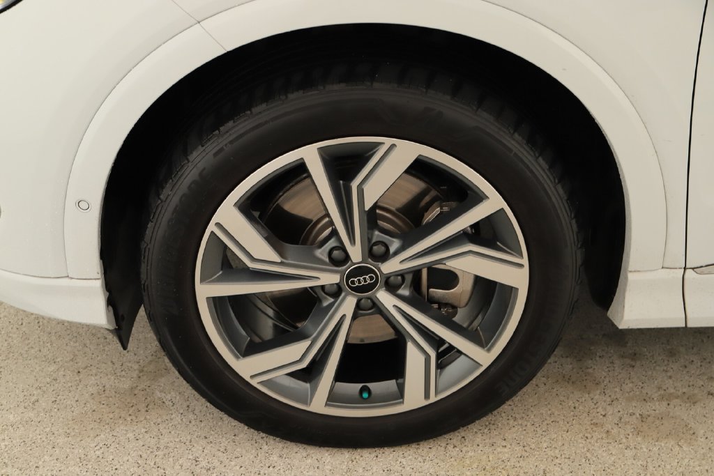 Used 2023 Audi Q4 e-tron Premium Plus AWD/4WD image 33