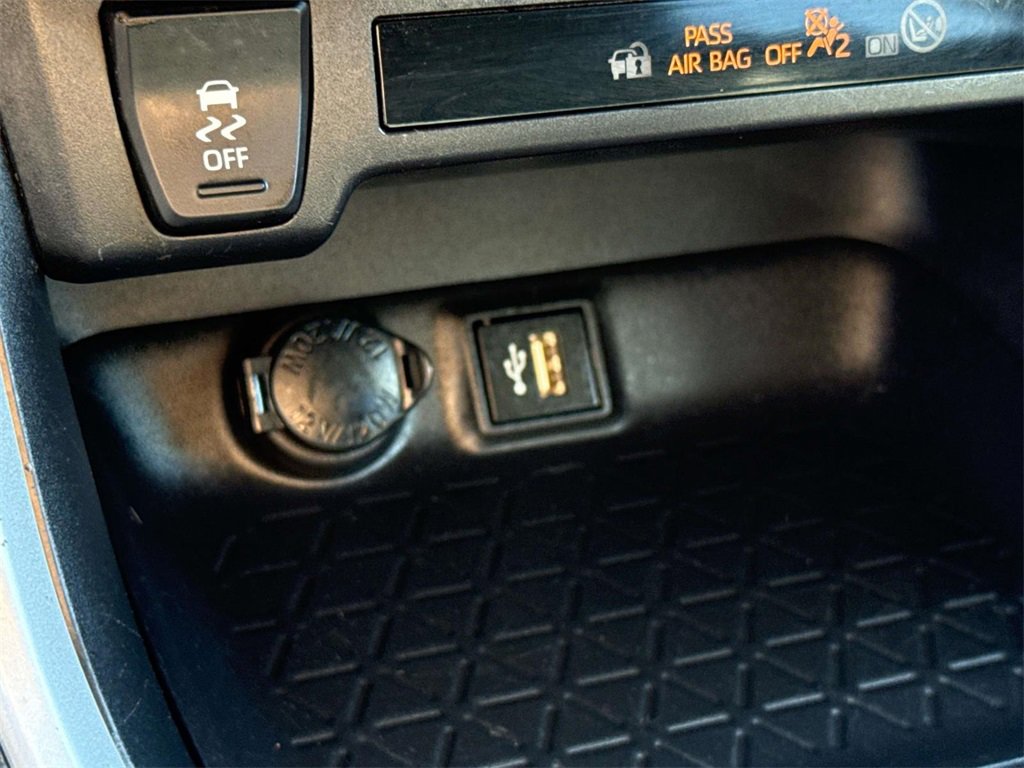 Used 2024 Toyota RAV4 LE image 25