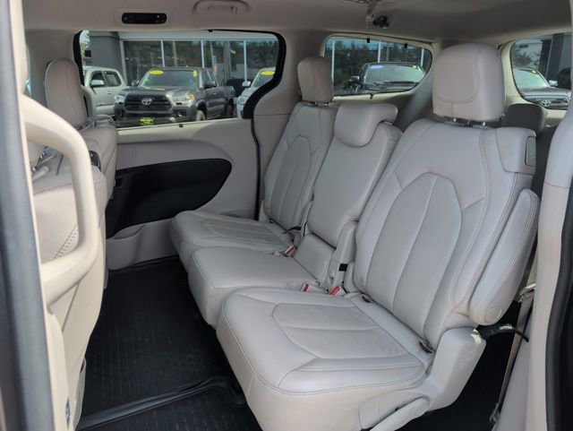 Used 2017 Chrysler Pacifica Touring-L Plus w/ Tire & Wheel Group image 30