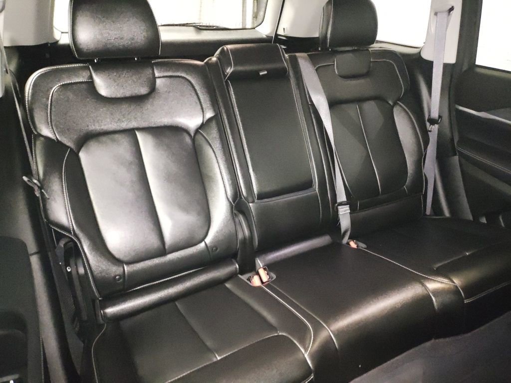 Used 2023 Jeep Grand Cherokee Limited image 11