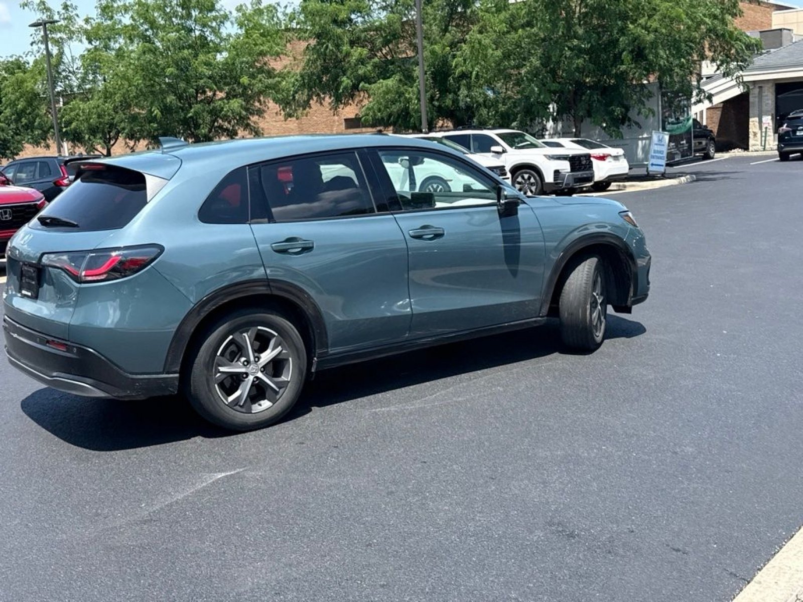 Used 2024 Honda HR-V EX-L image 11