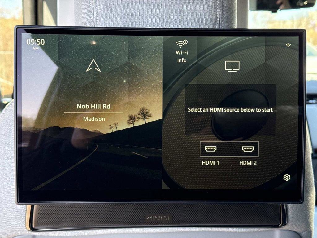 New 2025 Land Rover Range Rover SV image 20