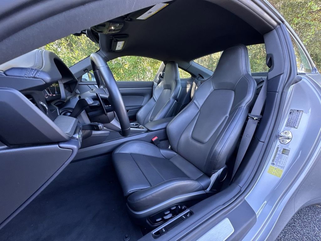 Used 2025 Porsche 911 Carrera image 13