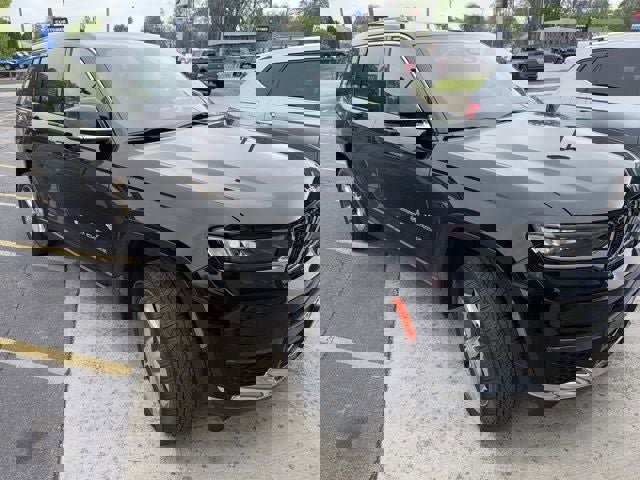 Used 2022 Jeep Grand Cherokee L Limited image 9