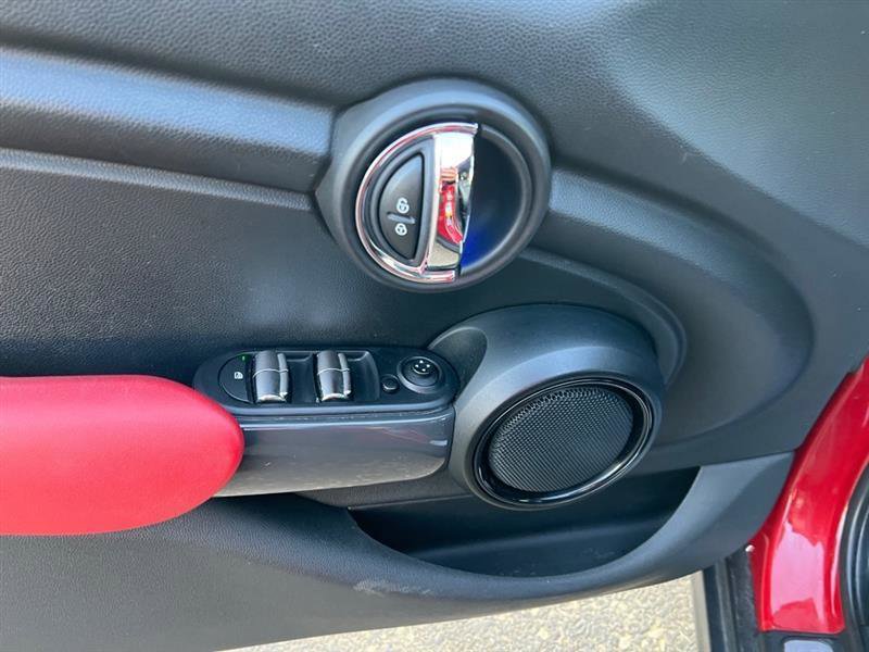 Used 2015 MINI Cooper 4-Door Hardtop FWD image 19