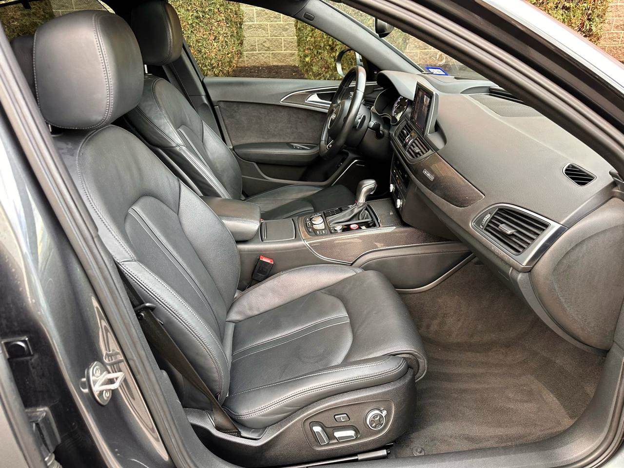 Used 2016 Audi S6 Prestige w/ Prestige Package image 41