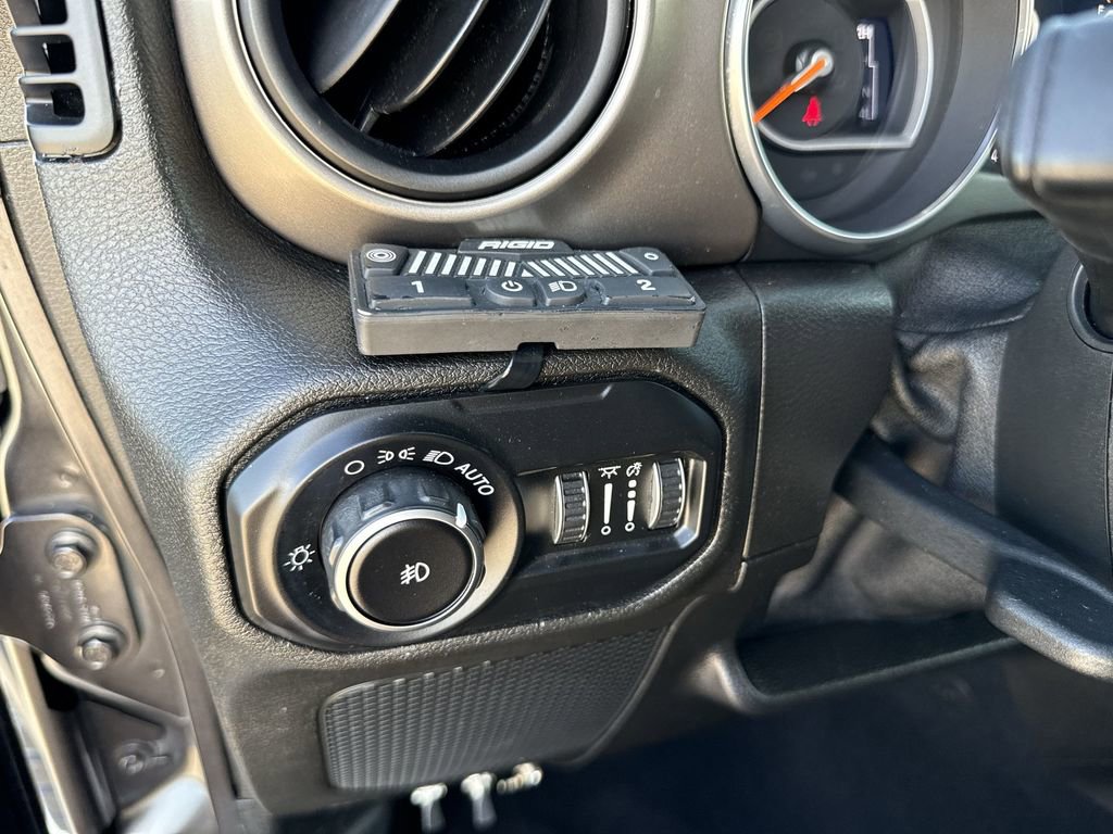 Used 2018 Jeep Wrangler Unlimited Sport S image 28