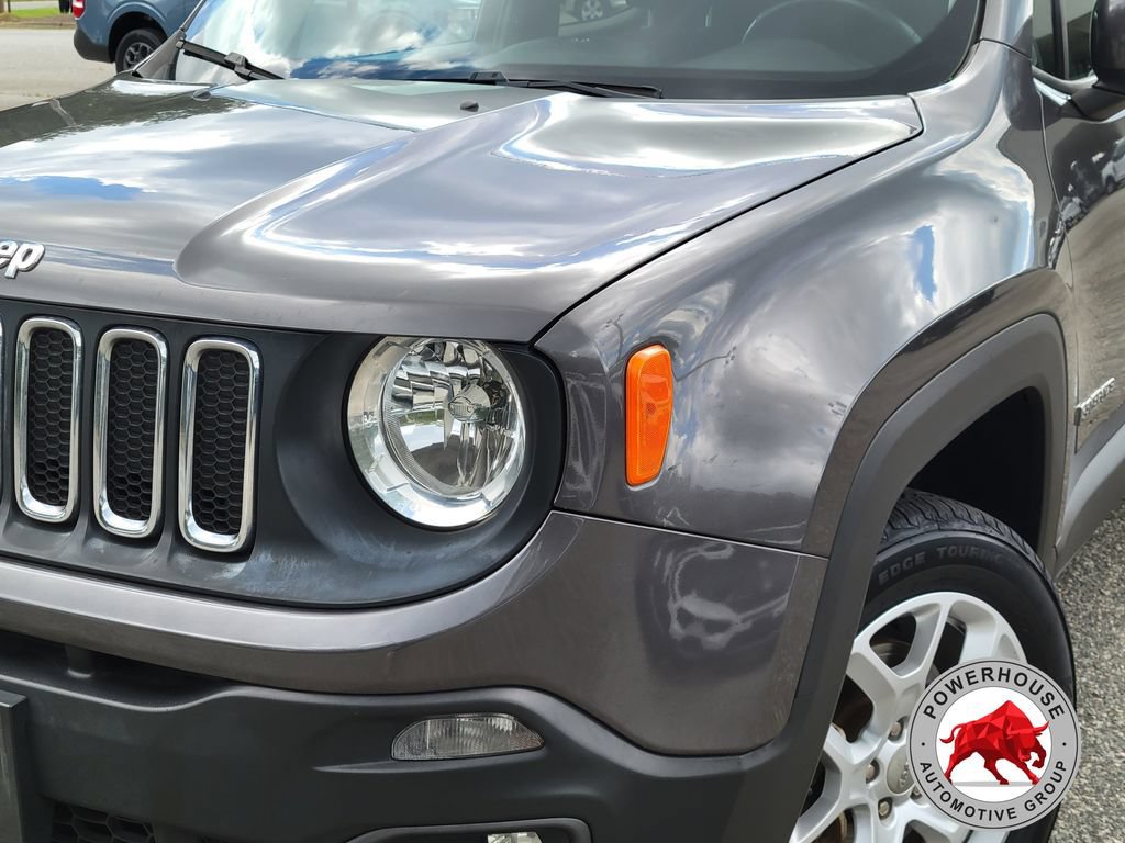 Used 2017 Jeep Renegade Latitude w/ Cold Weather Group AWD/4WD image 12