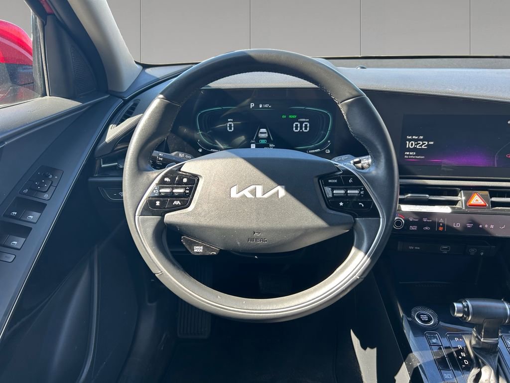 Used 2023 Kia Niro EX image 13