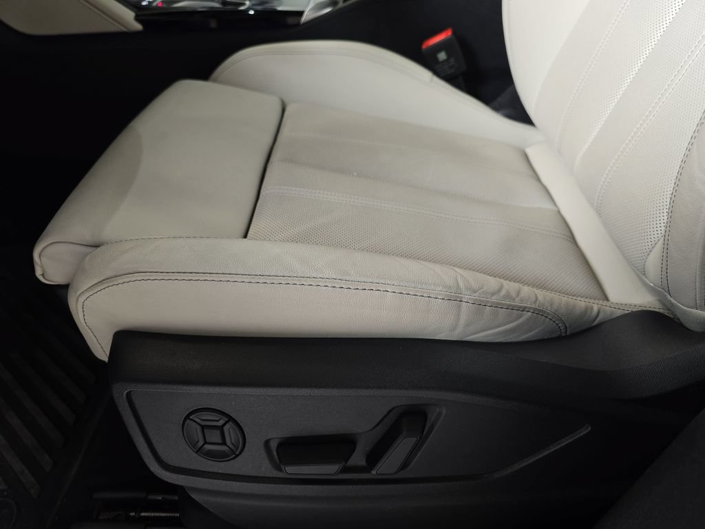 Used 2025 Audi Q5 Prestige AWD/4WD image 30