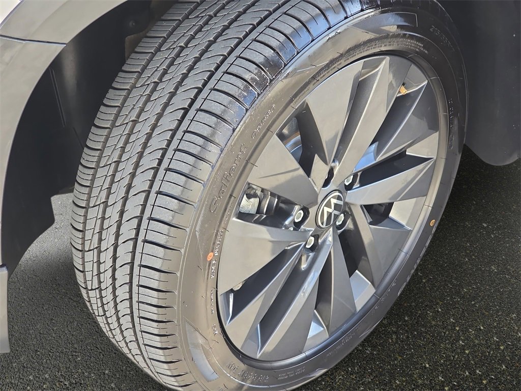 Used 2024 Volkswagen Taos S image 33