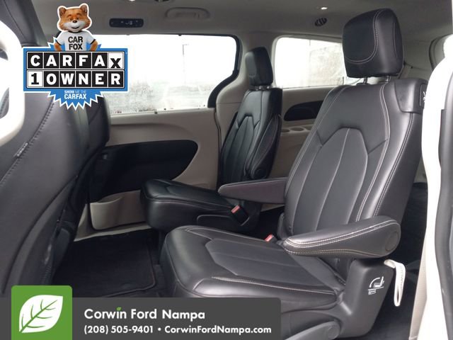 Used 2024 Chrysler Pacifica Touring-L image 24