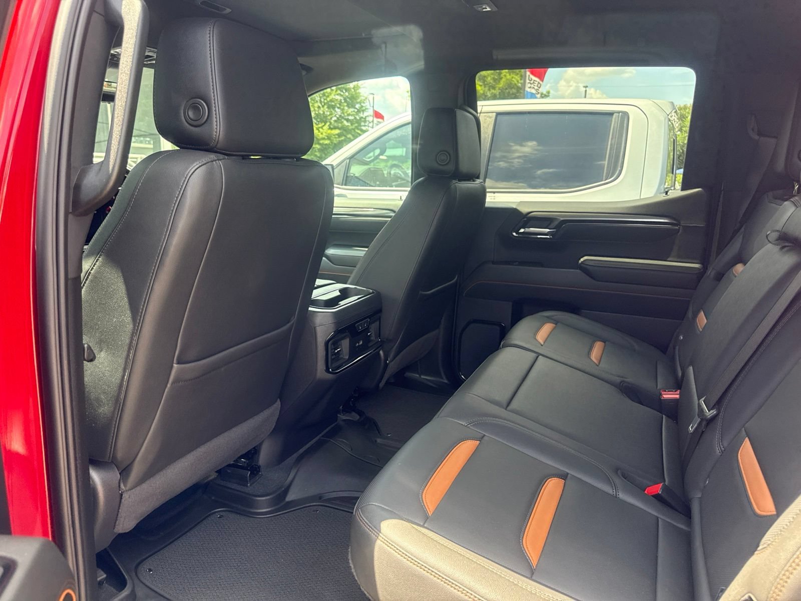 Certified 2024 GMC Sierra 1500 AT4 w/ Technology Package AWD/4WD image 9