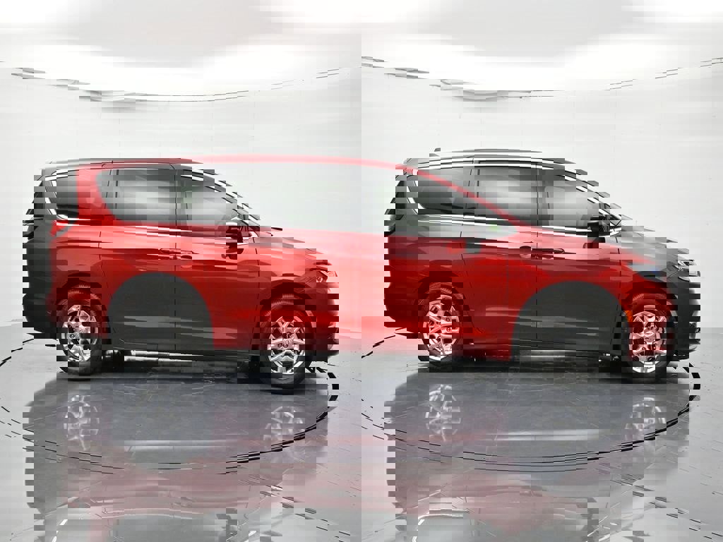 New 2026 Chrysler Pacifica Select image 4