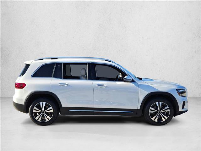 Used 2025 Mercedes-Benz GLB 250 image 4