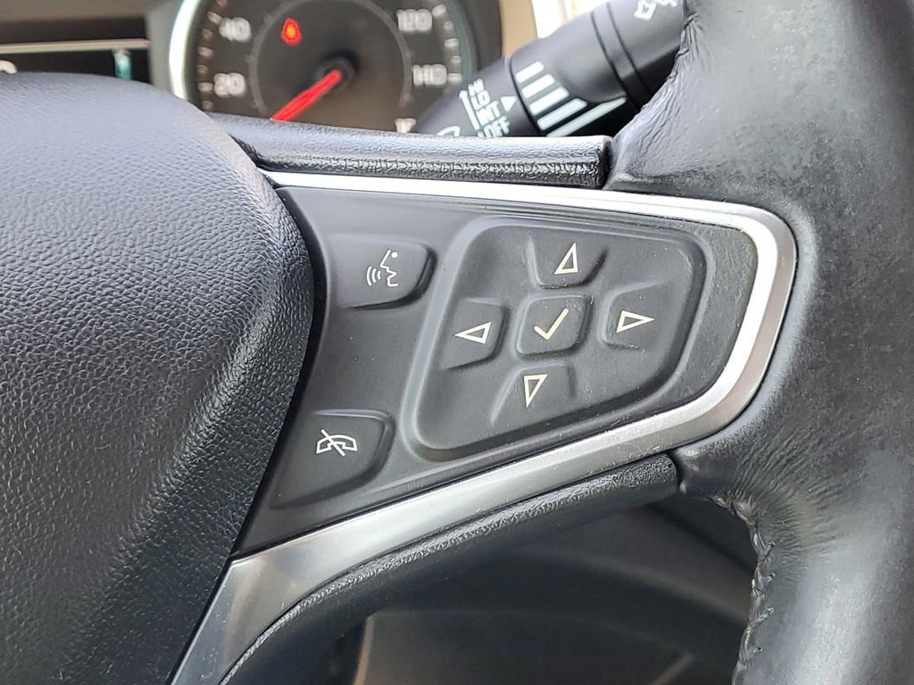 Used 2017 Chevrolet Malibu LT FWD image 19
