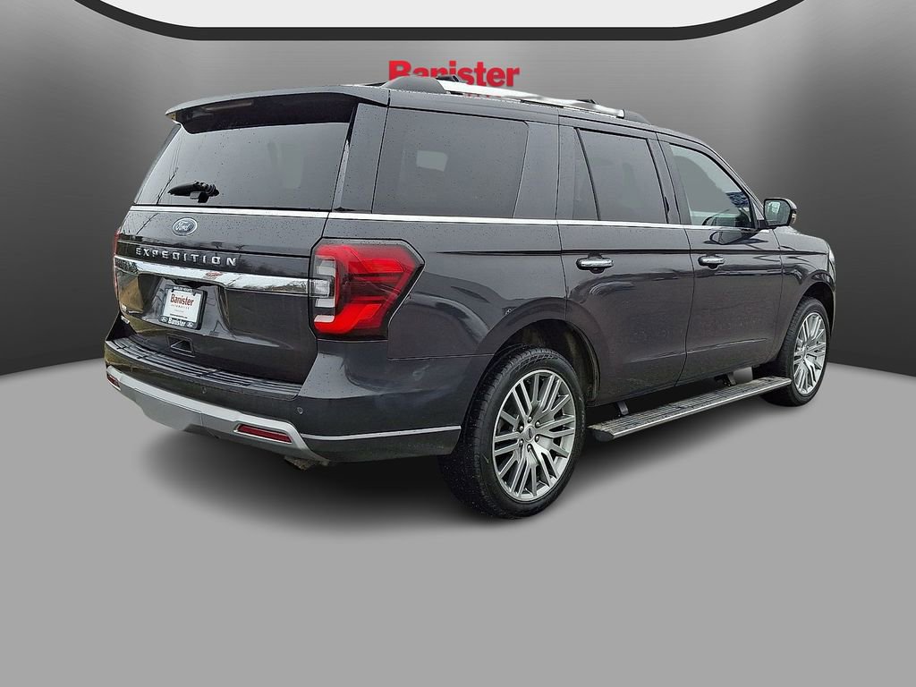 Used 2024 Ford Expedition Limited image 4