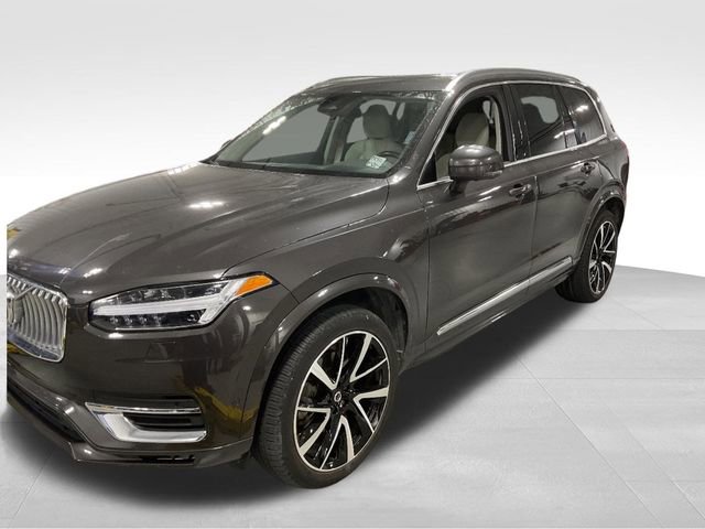 Used 2023 Volvo XC90 B6 Plus image 3