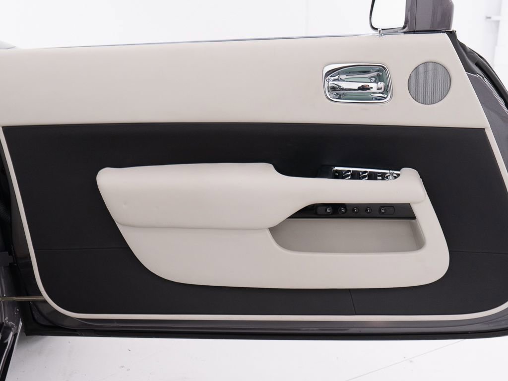 Certified 2018 Rolls-Royce Dawn RWD image 19