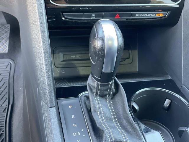 Used 2022 Volkswagen Atlas Cross Sport SE w/ Panoramic Sunroof Package FWD image 16