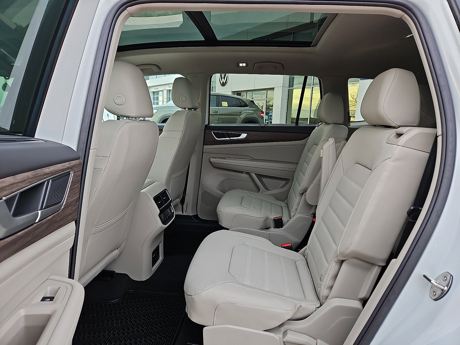 New 2026 Volkswagen Atlas SEL AWD/4WD image 10