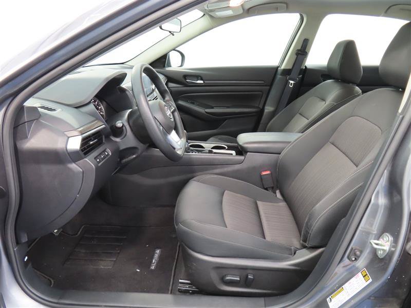 Used 2024 Nissan Altima 2.5 SV FWD image 13